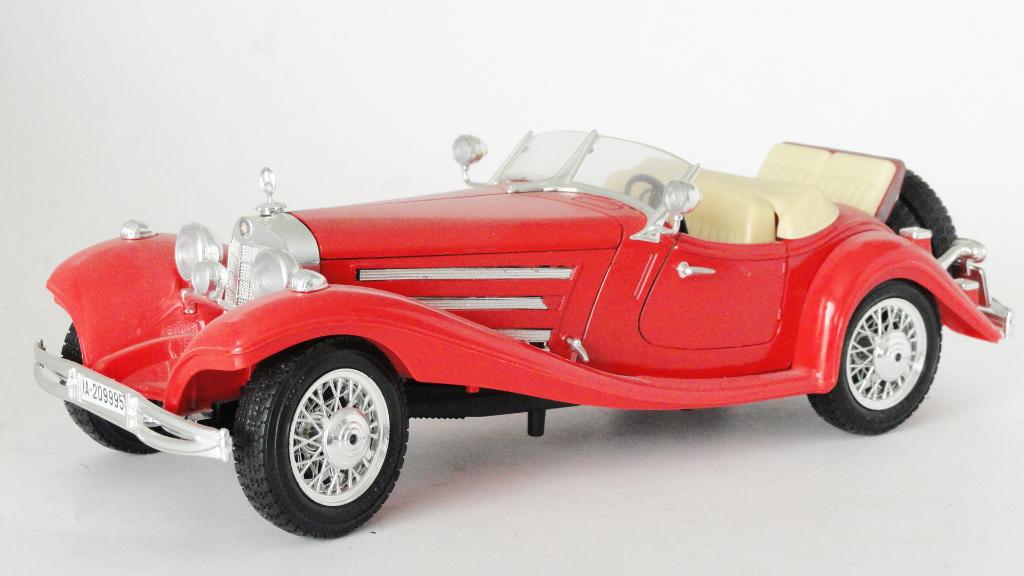 FFF Verzameling Bburago - VITRINEMODELLEN, Ophalen of Verzenden, Zo goed als nieuw, Auto, Bburago