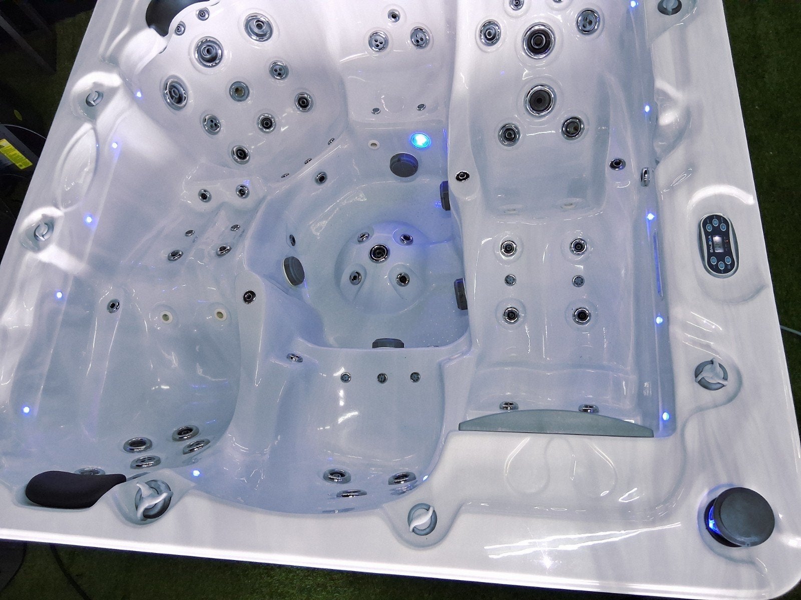 Balboa jacuzzi grote spa 2 ligplaatsen + bezorging&garantie, Ophalen of Verzenden, Gebruikt