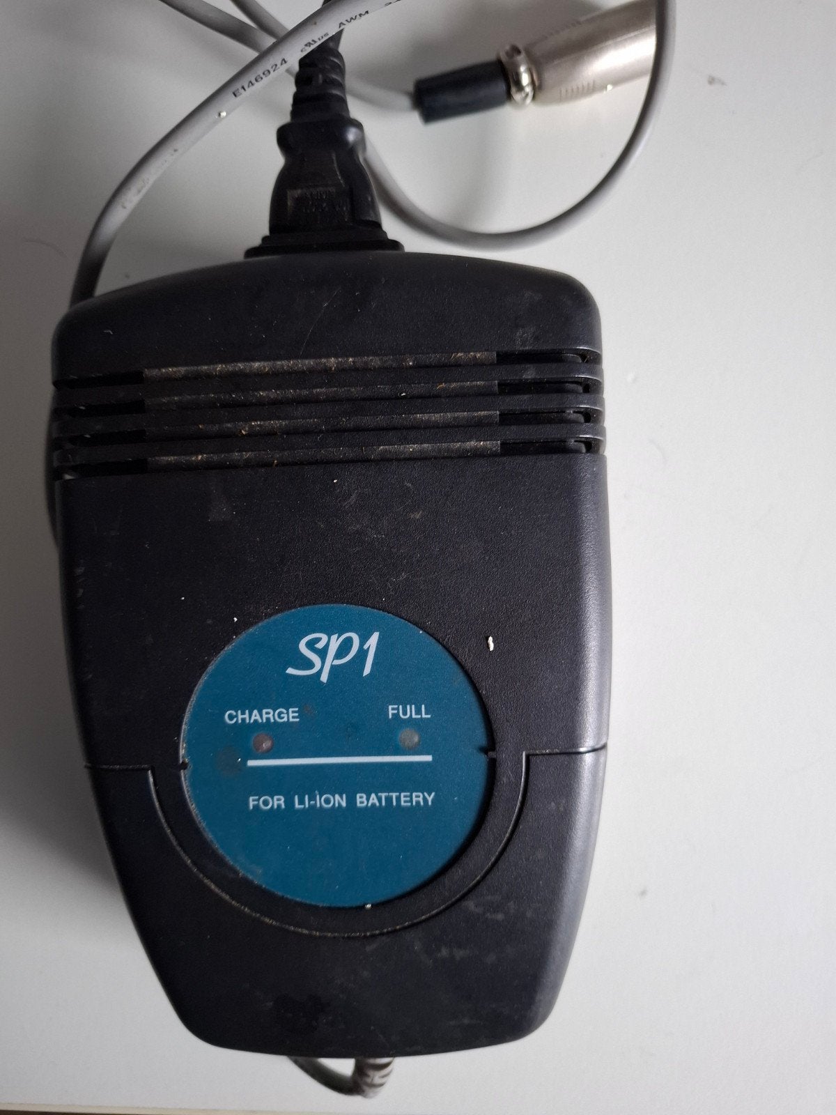 METCO SP1 Li-ion Batterijlad 29.4V 2.8A voor o.a.  Bikkel