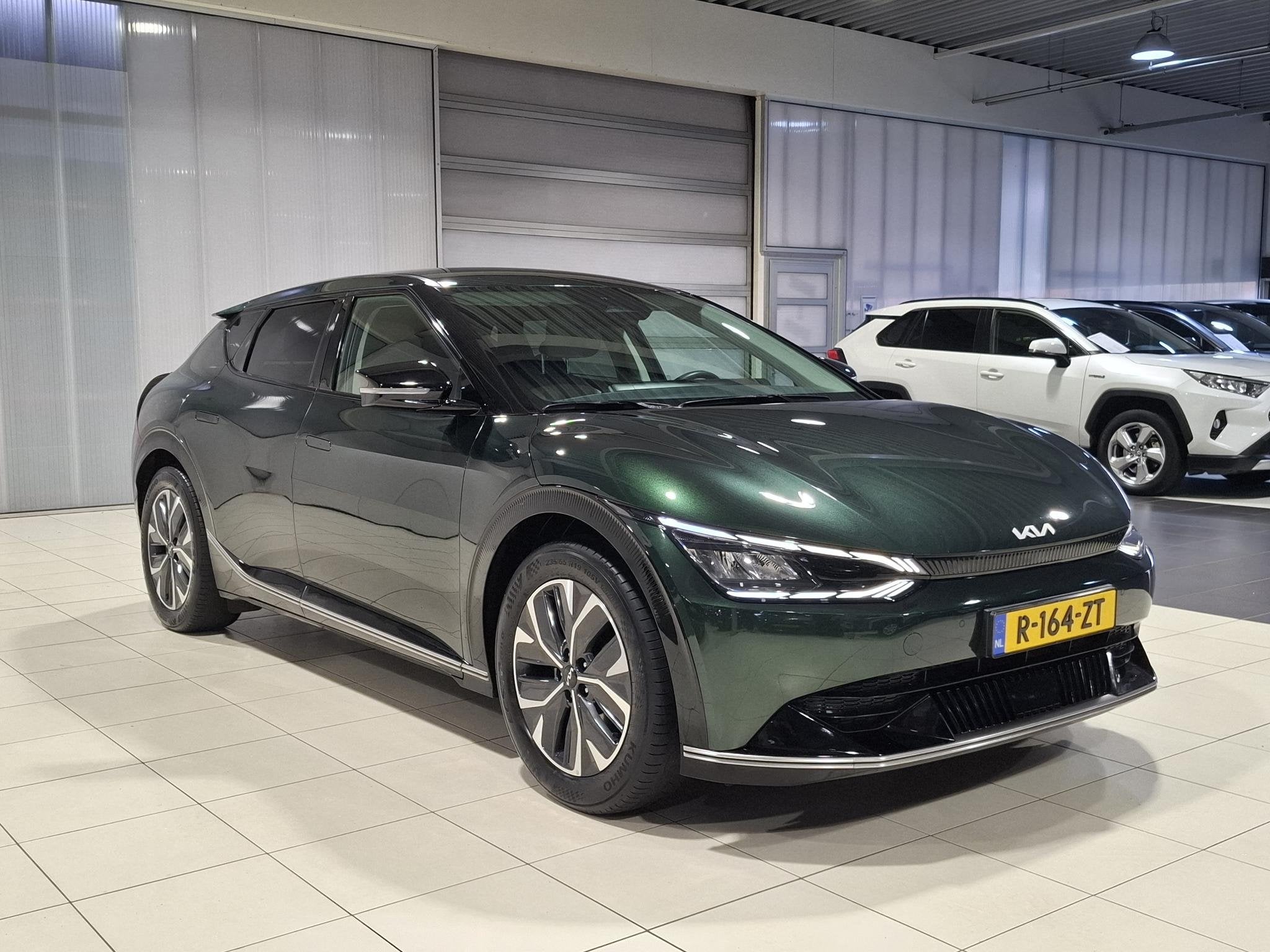 Kia EV6 Plus Advanced 77.4 kWh Trekhaak, Stoel en stuur verw, Auto's, Automaat, 228 pk, Achterwielaandrijving, Gebruikt