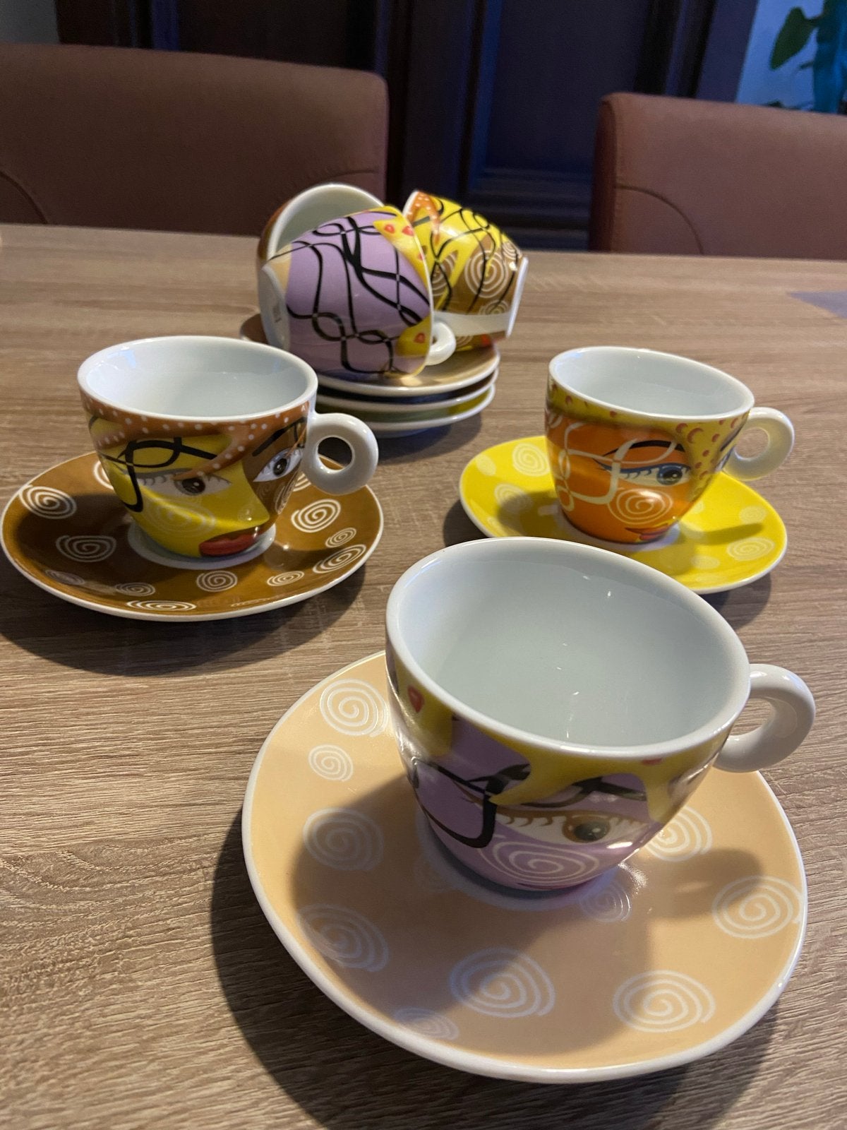 Te koop 6 Yong cappuccino kop en schotels - Nieuwstaat, Ophalen of Verzenden, Nieuw, Overige merken, Kop(pen) en/of Schotel(s)