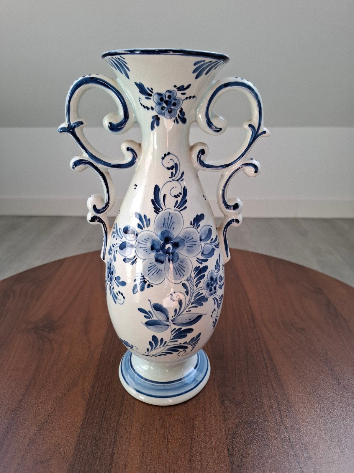 Prachtige Delftsblauwe vaas met bloemmotief - 34 cm hoog, Antiek en Kunst, Ophalen of Verzenden