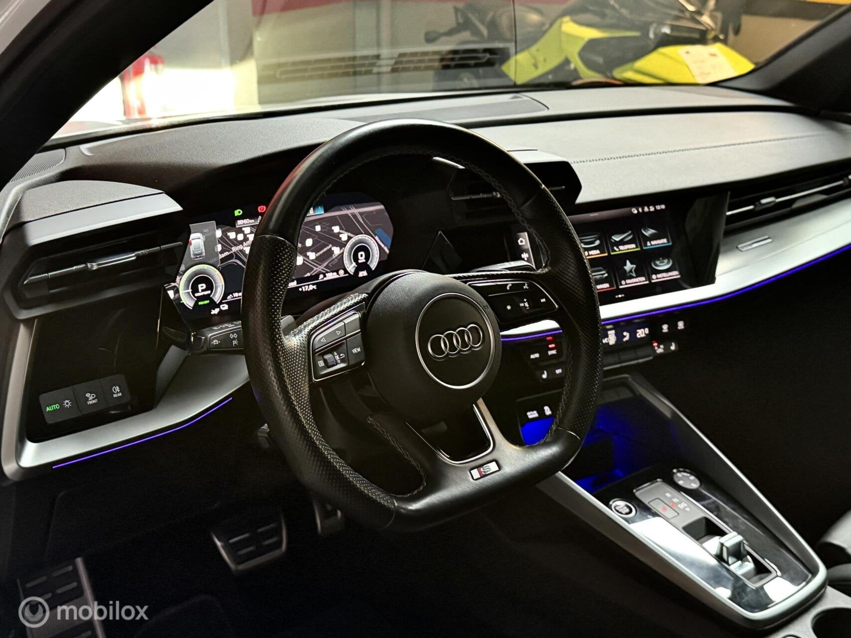 Audi A3 Sportback 45 TFSIe S-Line Competition|Pano|Sfeer|B&O, Auto's, Gebruikt, 4 cilinders, Wit, Hybride Elektrisch/Benzine