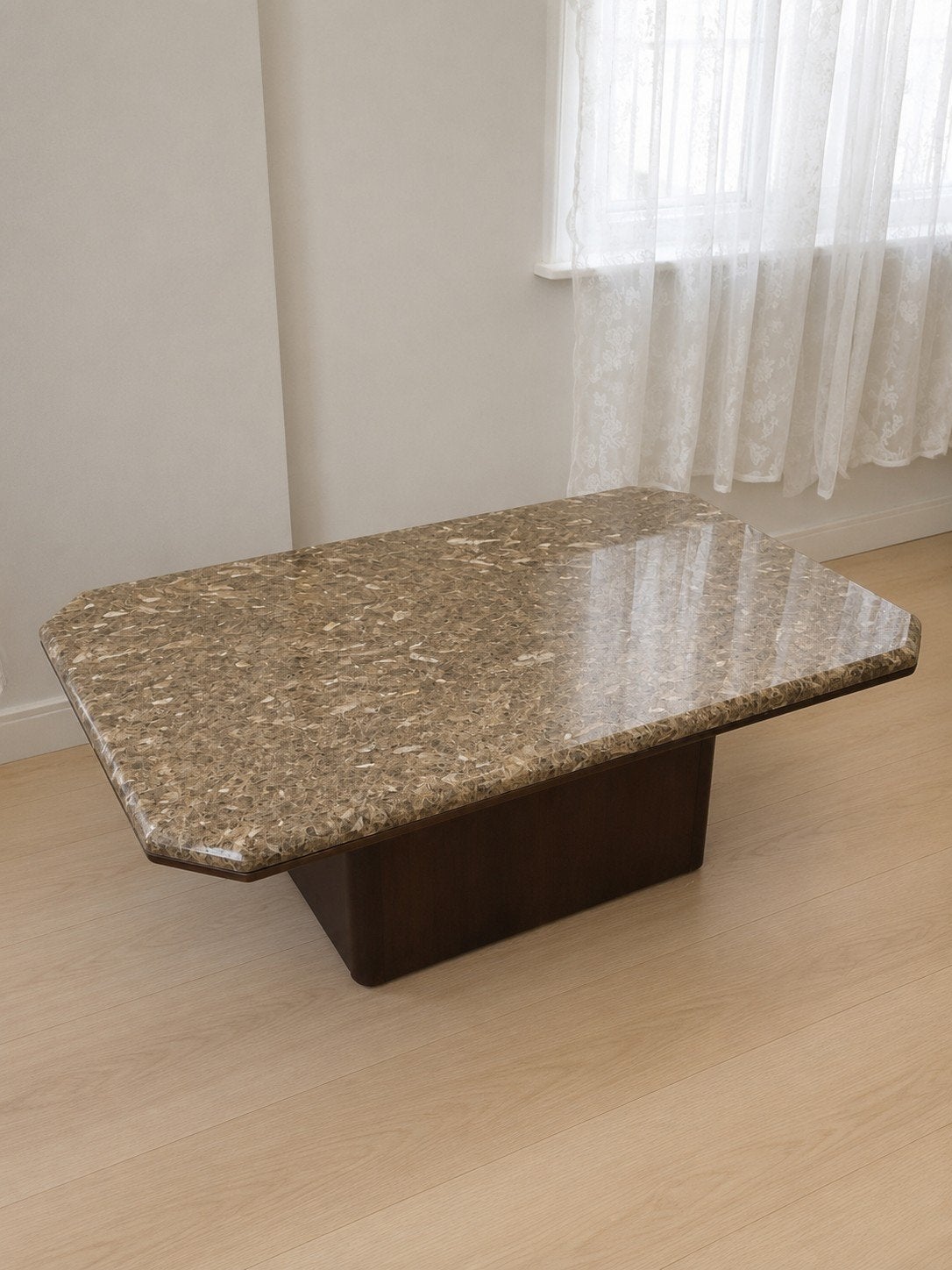 Italiaanse salontafel op wieltjes. Wenge hout en marmer blad, Huis en Inrichting, Tafels | Salontafels, Ophalen, 50 – 75, Gebruikt