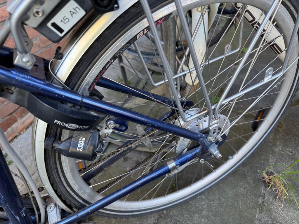 Blauwe Accu-Touring elektrische fiets, Fietsen en Brommers, Fietsen | Dames | Sportfietsen en Toerfietsen, Zo goed als nieuw, Ophalen
