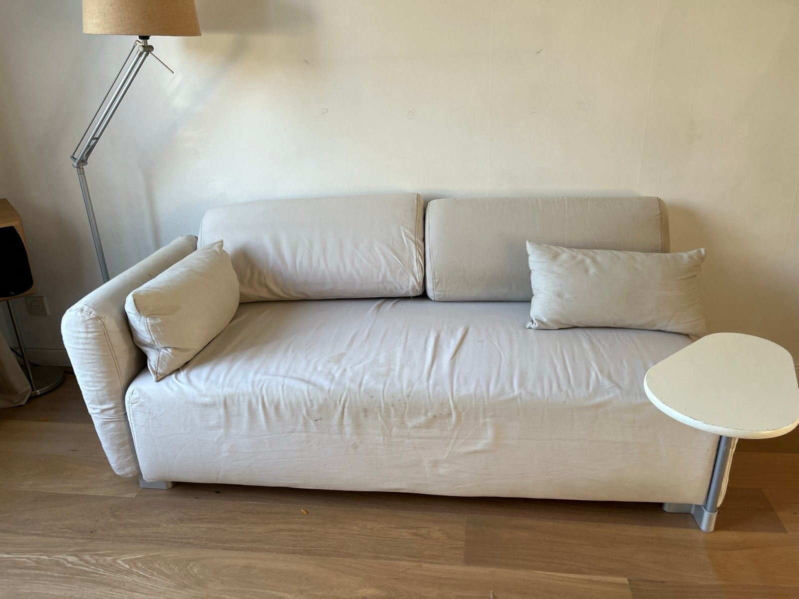 Beige IKEA slaapbank met verstelbare armleuningen, Ophalen, Gebruikt, Beige, Tweepersoons