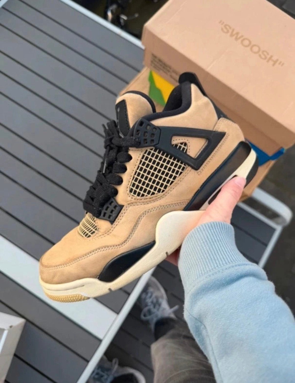 Nike Air Jordan 4 Retro Mushroom, Beige, Ophalen of Verzenden, Sneakers of Gympen, Zo goed als nieuw