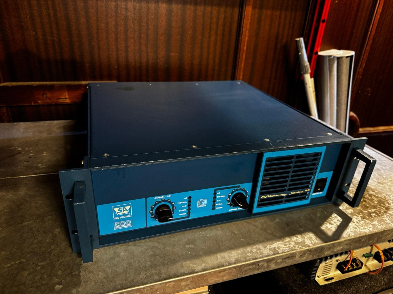 Stage Accompany ES20 professionele eindversterker, Ophalen, Zo goed als nieuw, 500 tot 1000 watt, P.A.