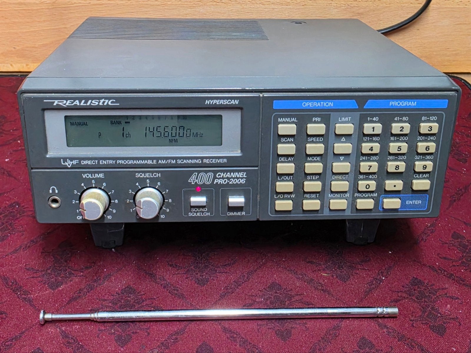 Realistic PRO-2006 / 25 tot 1300MHz / AM-FM-FMW / 400 kan., Ophalen of Verzenden, Gebruikt, 200 tot 500 kanalen