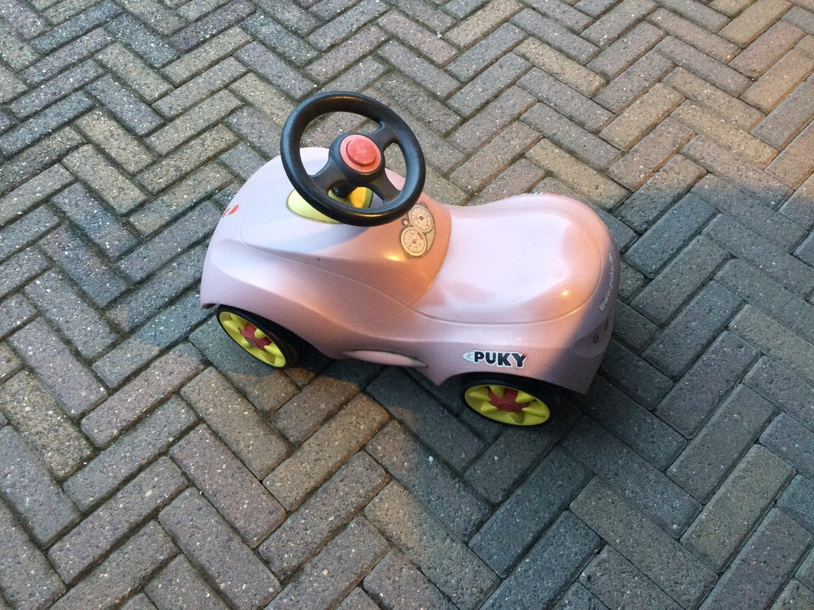 Loopauto voor jongen en  meisje b.v. Voor een tweeling van P, Ophalen of Verzenden, Zo goed als nieuw