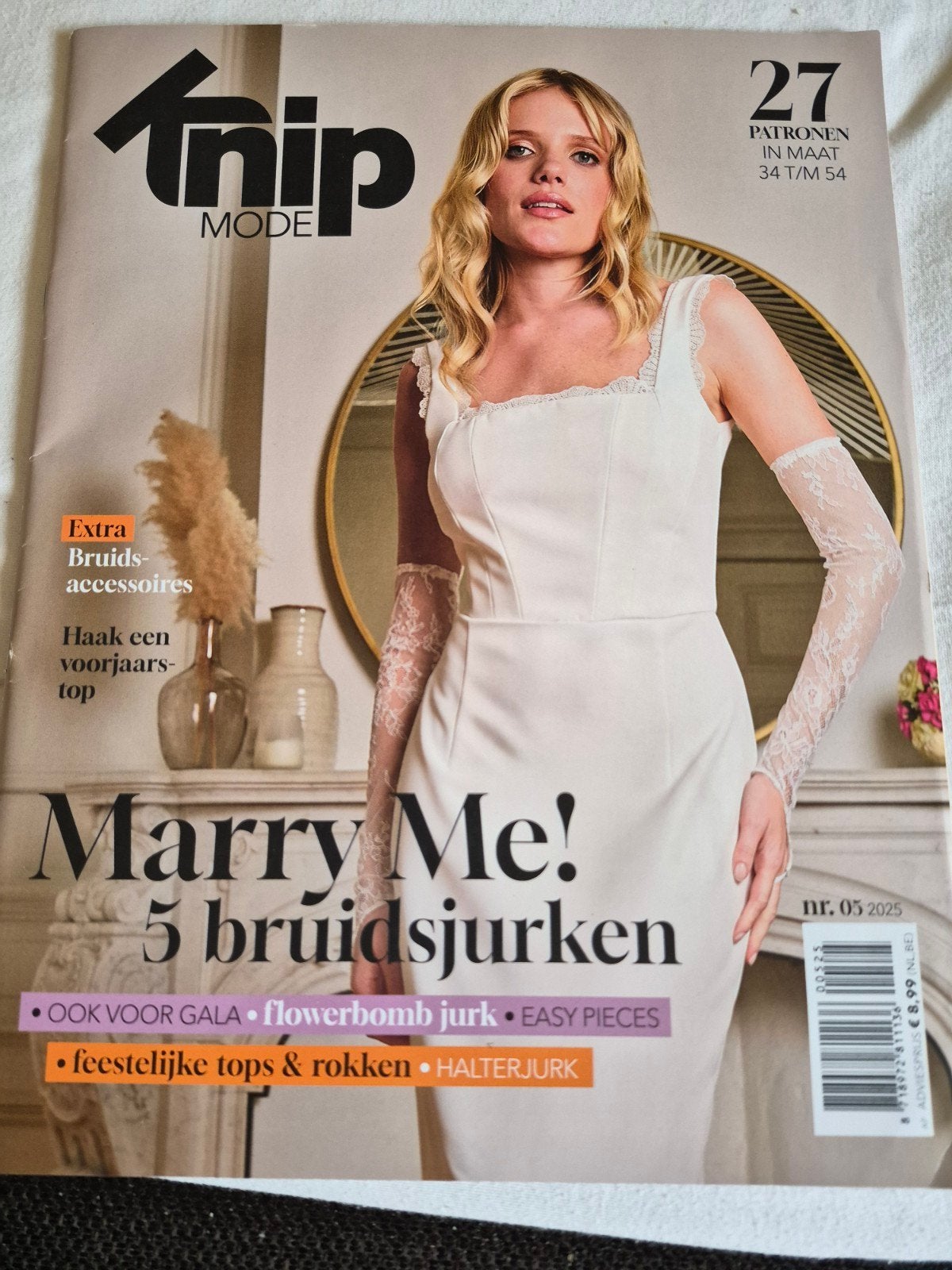 Knipmode nr. 05 2025 - Bruidsjurken & patronen, Overige typen, Vrouw, Ophalen of Verzenden, Zo goed als nieuw