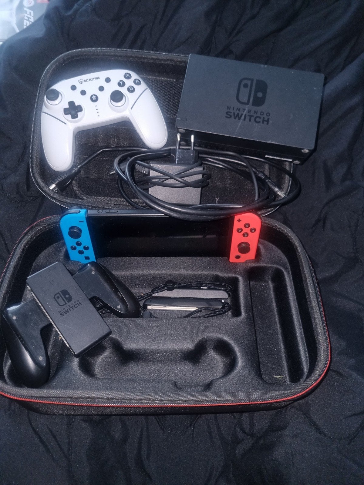 Nintendo Switch met extra controller en accessoires, Spelcomputers en Games, Ophalen of Verzenden, Gebruikt, Met 3 controllers of meer