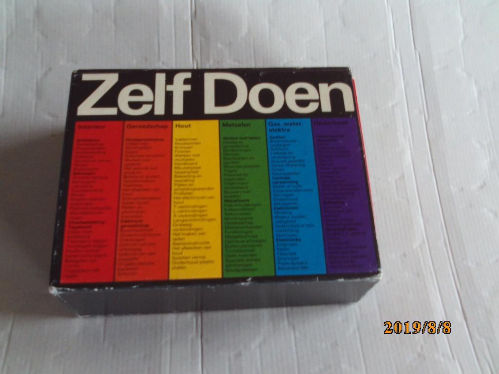 reader's digest cassettebox met 6 boekjes zelf doen, Boeken, Ophalen of Verzenden, Gelezen, Overige onderwerpen