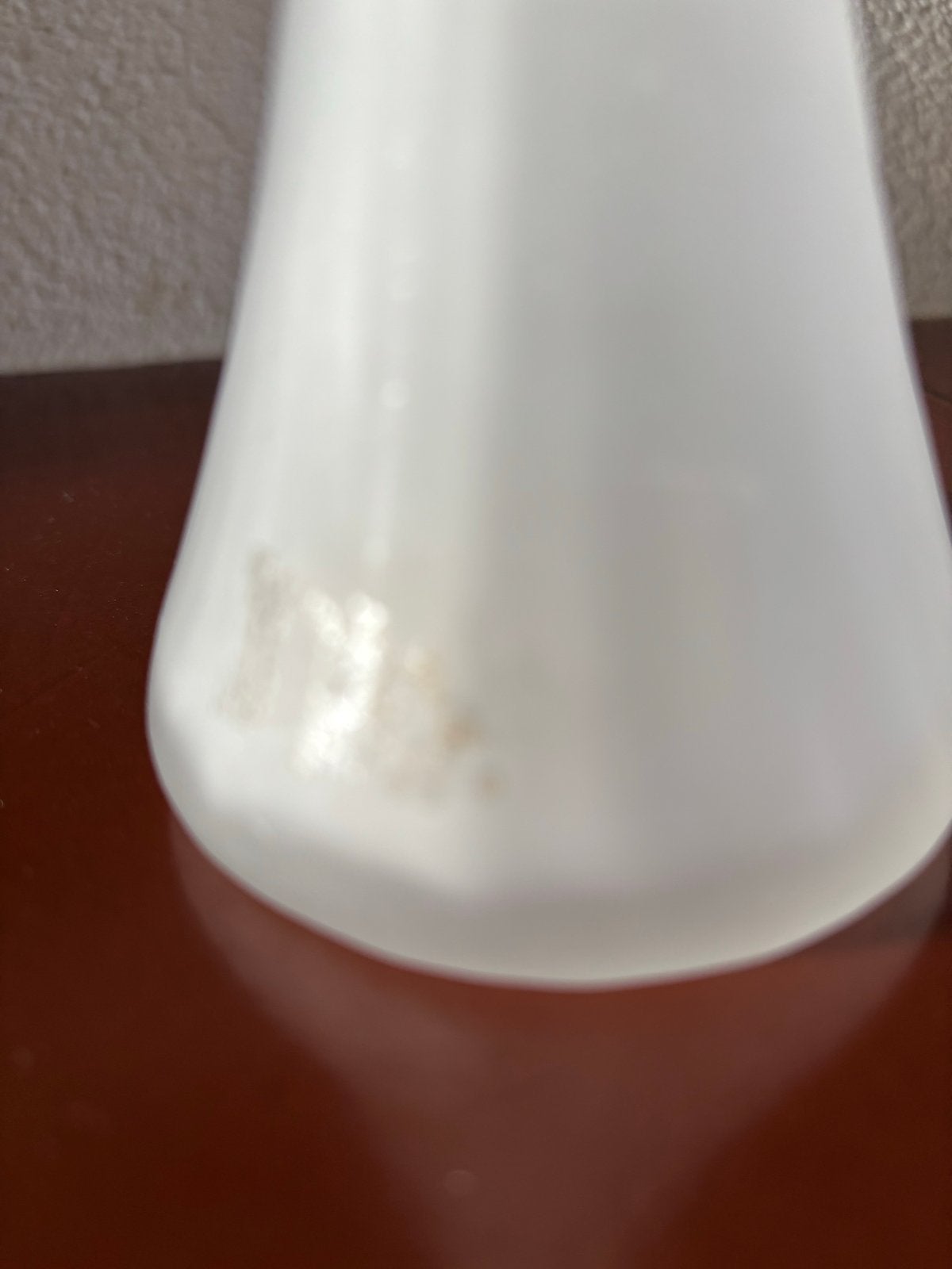 Leerdam vaasje melkglas - 20 cm hoog, 10 cm doorsnee, Ophalen of Verzenden