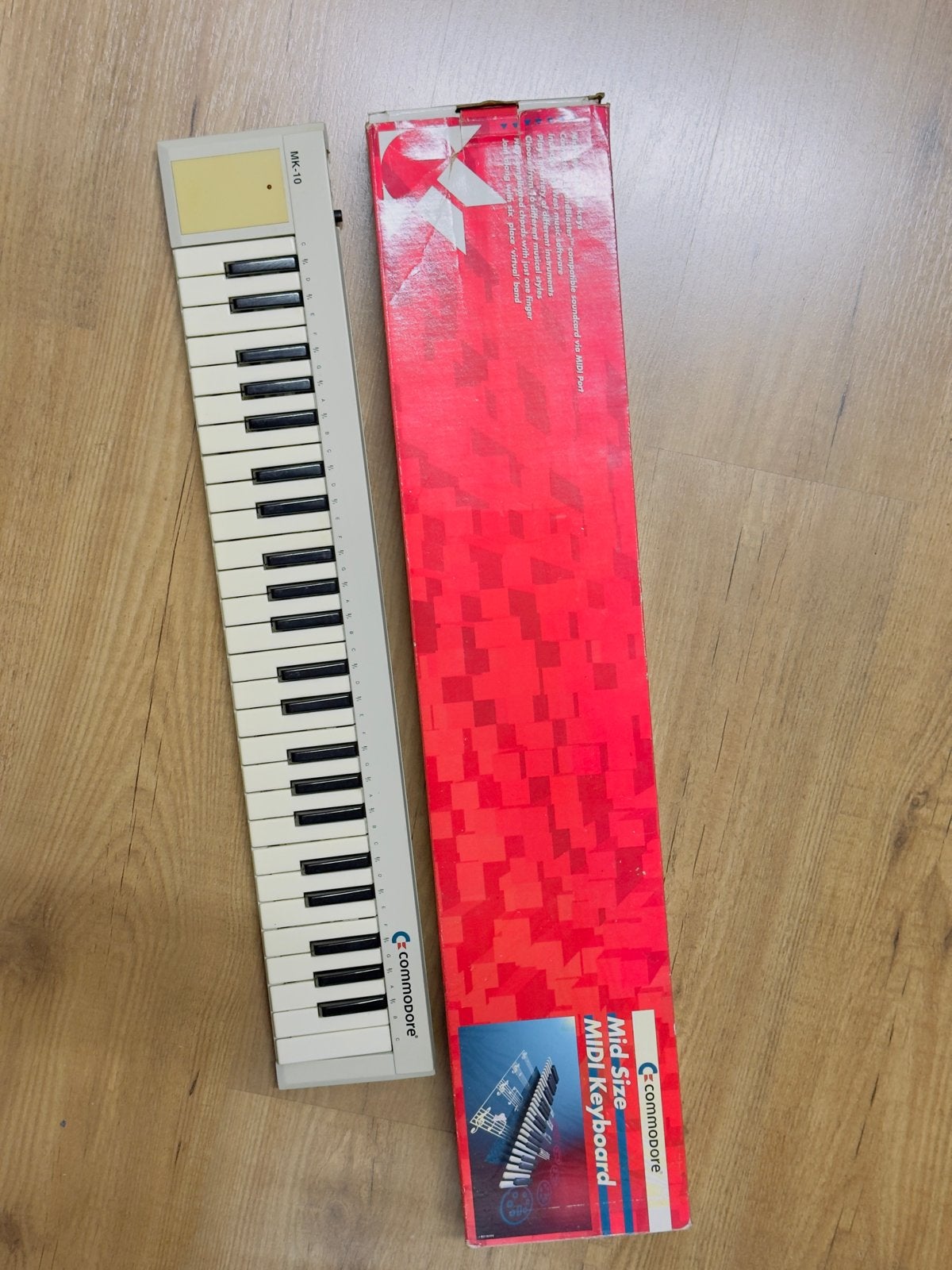 Commodore Mid Size MIDI Keyboard - Vintage MIDI Controller, Muziek en Instrumenten, Keyboards, Gebruikt, Midi-aansluiting, Ophalen of Verzenden
