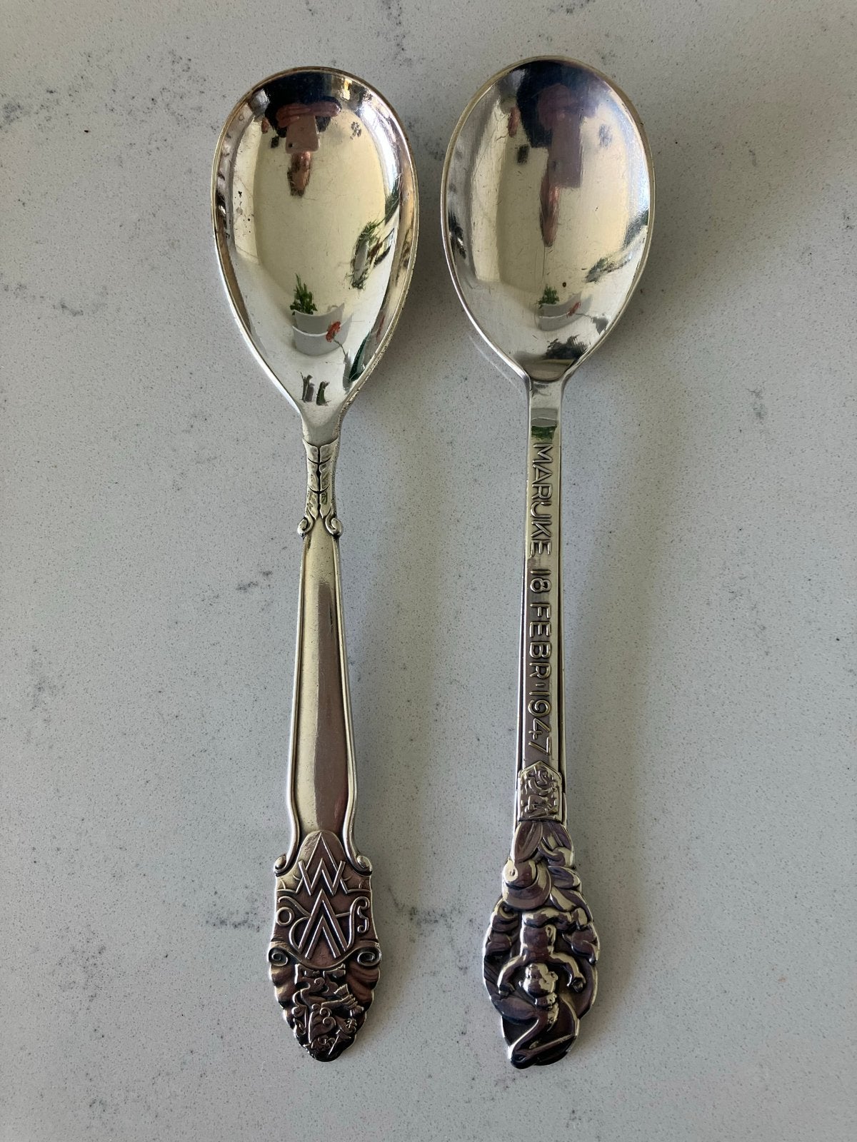 Set van 2 Herinneringslepels: Avro 1934 & prinses Marijke, Antiek en Kunst, Ophalen