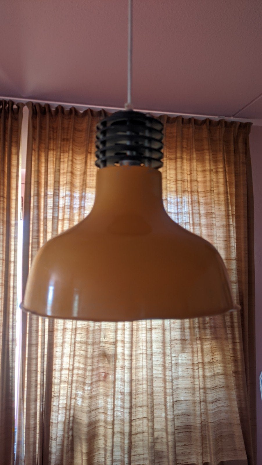 Vintage oranje hanglamp, Huis en Inrichting, Lampen | Hanglampen, Ophalen, Gebruikt, Metaal, E27 (groot)