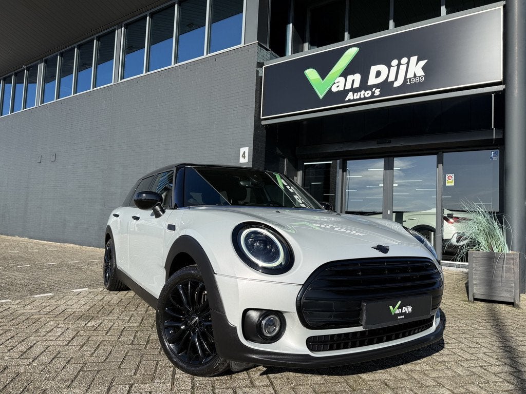 MINI Clubman 1.5 Cooper Navi Camera Leer (bj 2022), Auto's, Automatische klimaatregeling, 136 pk, Gebruikt, Zilver of Grijs