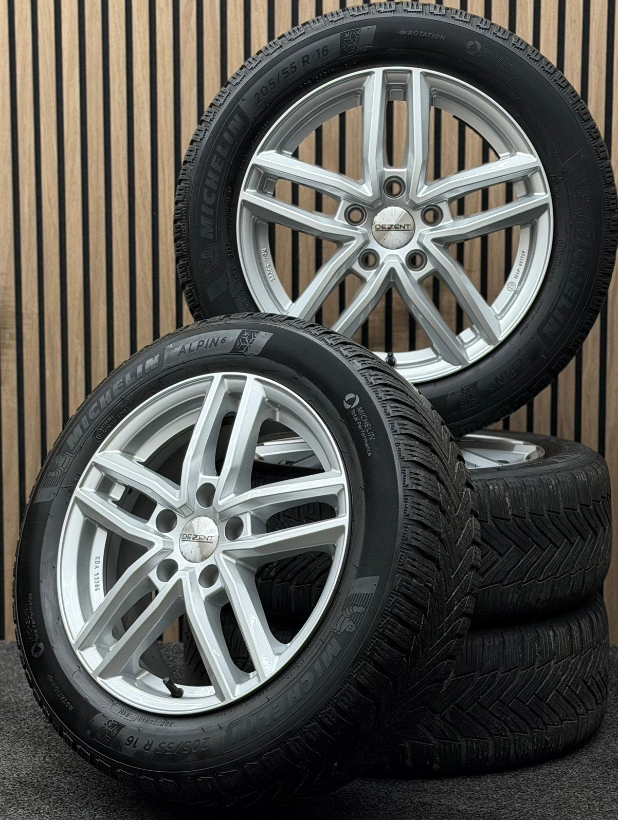 16 inch Dezent TR - Golf Leon A3 5x112 Michelin 205/55/16, Auto-onderdelen, Banden en Velgen, Ophalen, 16 inch, ., Banden en Velgen