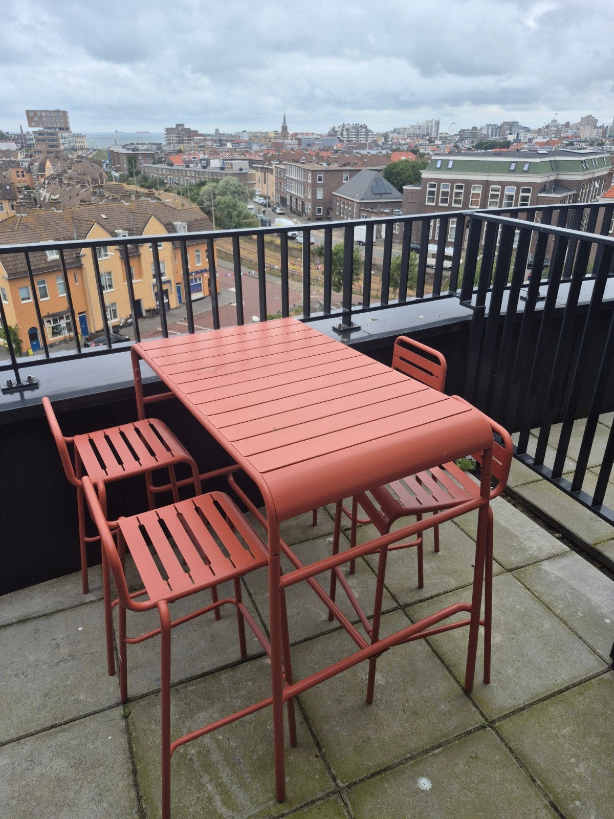 Terracotta buitenset met hoge krukken en grote tafel, Ophalen, Zo goed als nieuw, Tuinset, Eettafel