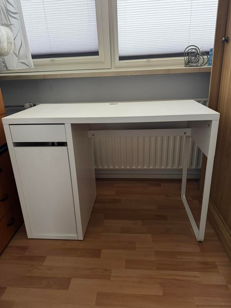 Wit bureau, Ophalen, 105 cm, Gebruikt, Hout