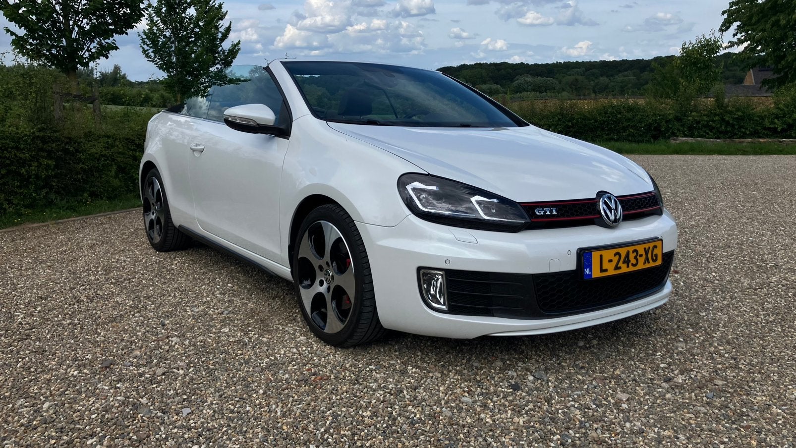 Volkswagen Golf 2.0 TSI 210PK 2014 Wit, Auto's, Volkswagen, Stof, Zwart, 4 cilinders, 4 stoelen