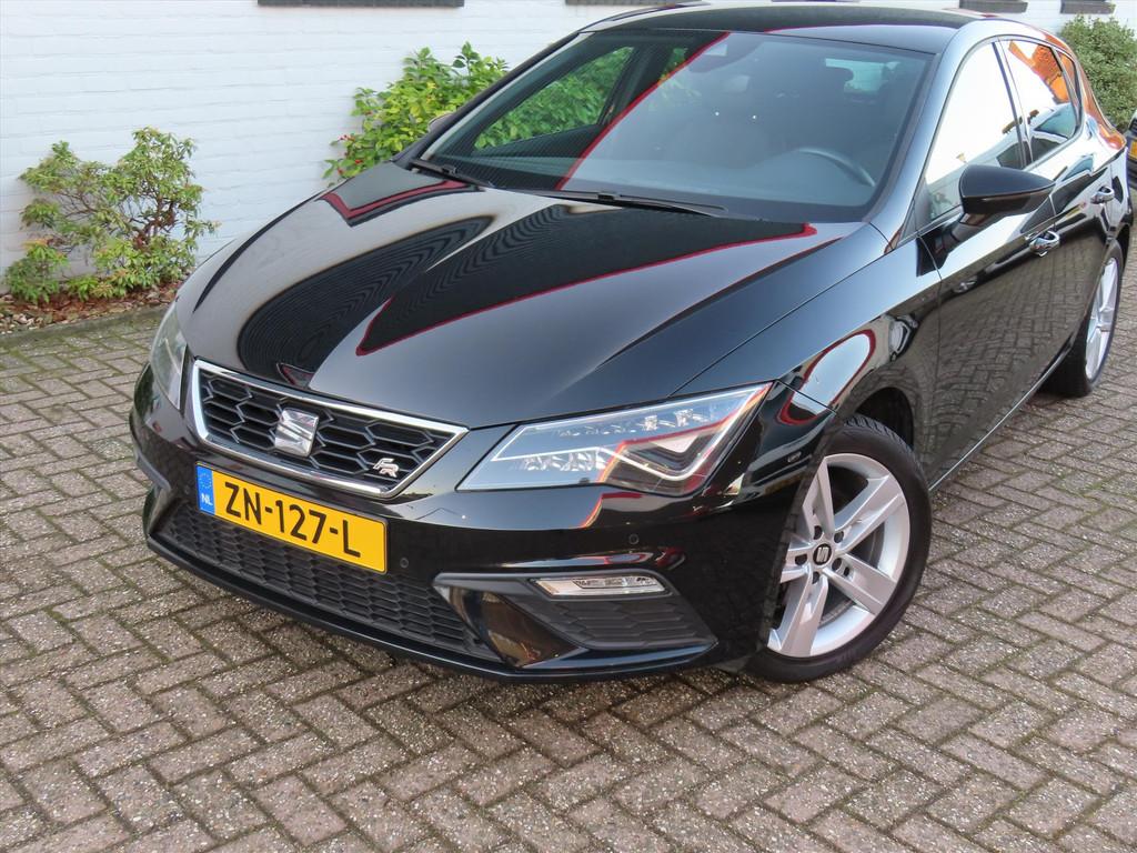 Seat Leon 1.5 TSI 130PK FR Business Intense/ All season band, Stof, 4 cilinders, Parkeersensor, Leon