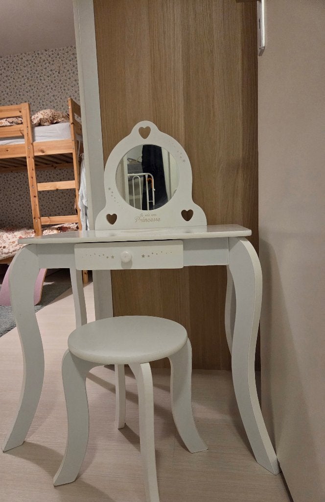 Toillettafel meisje 4-7 jaar, Kinderen en Baby's, Kinderkamer | Tafels en Stoelen, Ophalen, Gebruikt, Tafel(s) en Stoel(en)
