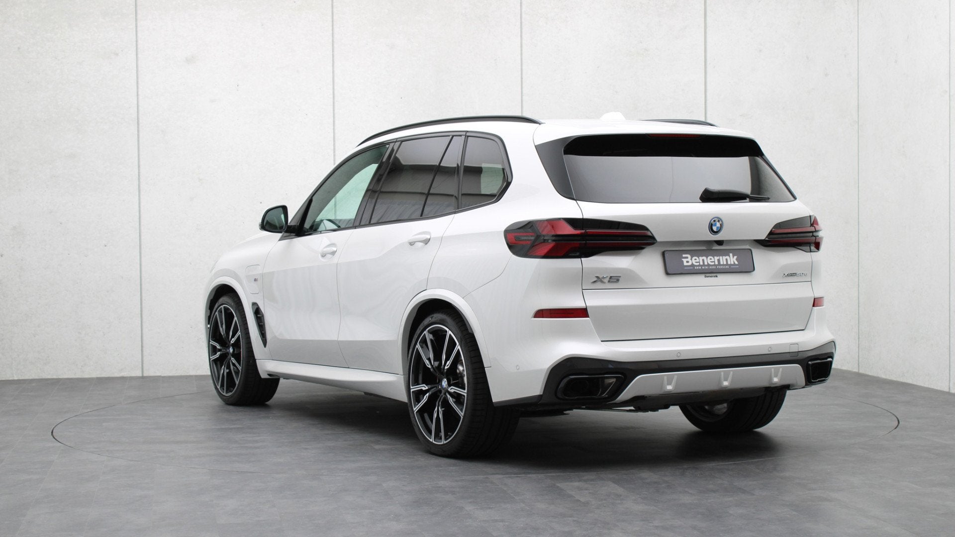 BMW X5 xDrive50e M-Sport Pro | Stoelventilatie | Harman/Kard, Auto's, 12 maanden, Gebruikt, 2395 kg, Wit