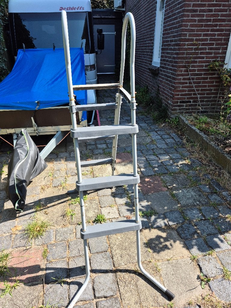 zwembadtrap, Ophalen, Gebruikt, Ladder
