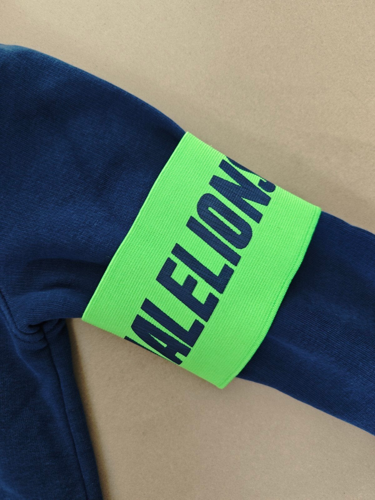 Foto 2 van Malelions trui hoody maat 128 donkerblauw neon geel nieuwsta