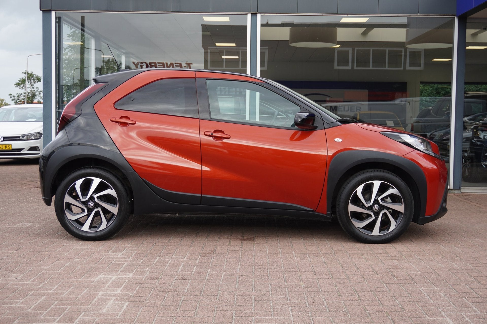 Toyota Aygo X 1.0 VVT-i S-CVT Pulse | Automaat | 6600KM | 20, Dealer onderhouden, Stof, Gebruikt, Euro 6