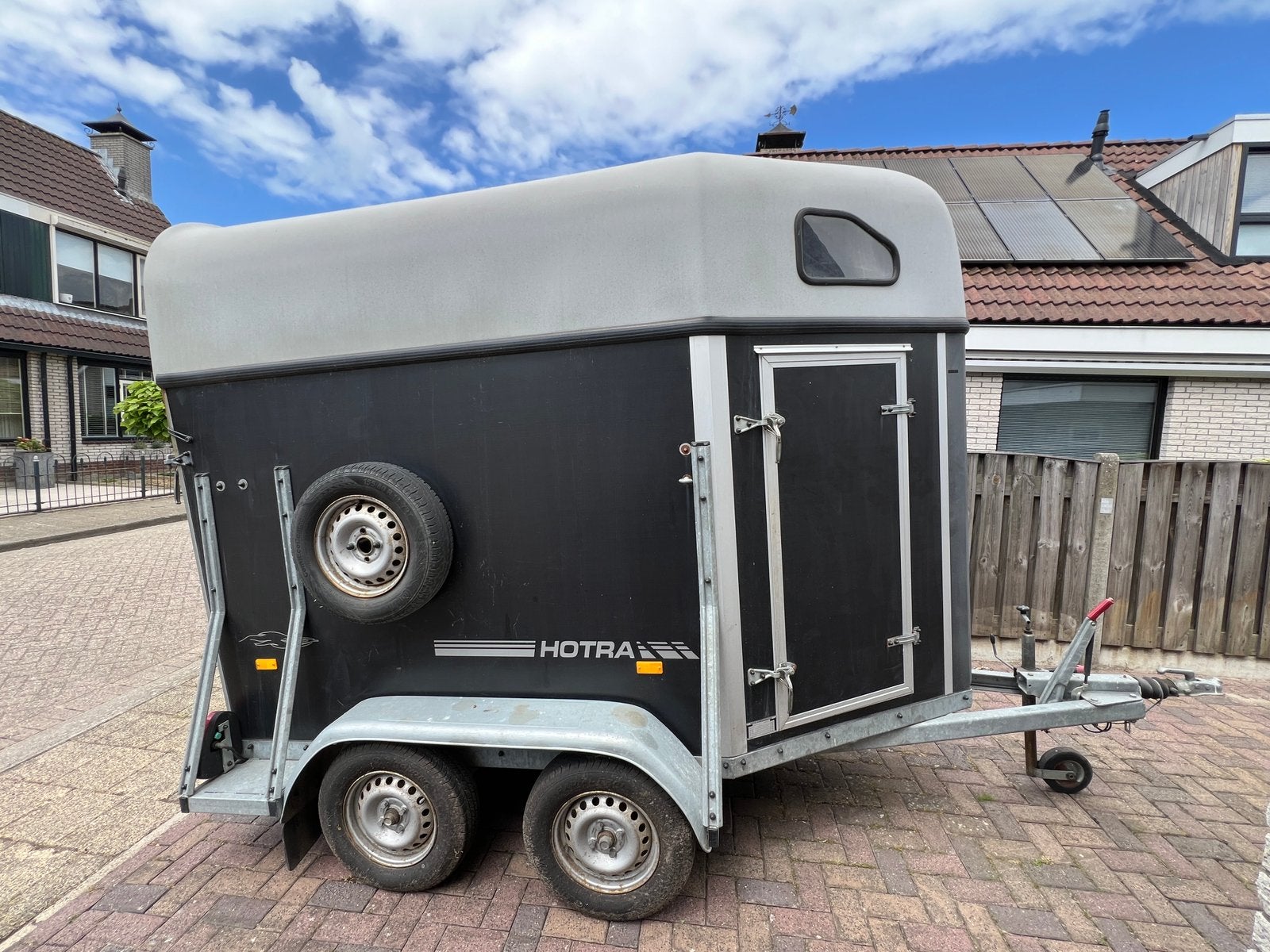 Hotra 1.5 paards trailer in nette staat, Dieren en Toebehoren, Ophalen, Gebruikt, Hout, 1½-paards trailer