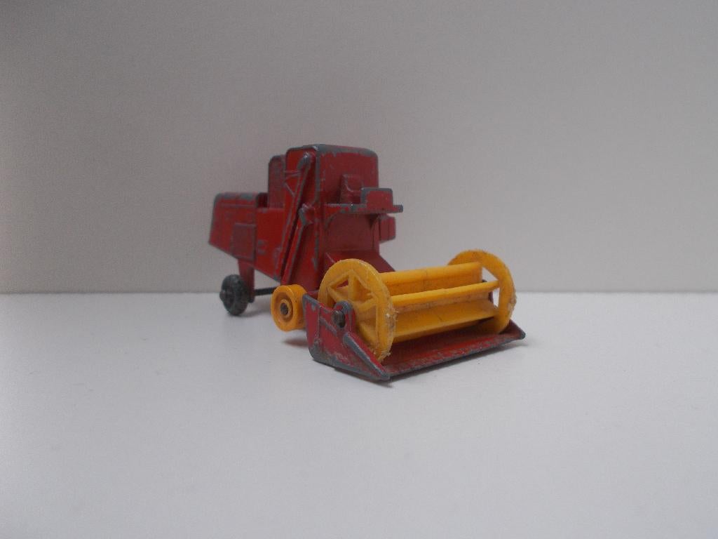 5998 Claas Combine Harvester Lesney Matchbox No 65, Ophalen of Verzenden, Gebruikt, Tractor of Landbouw