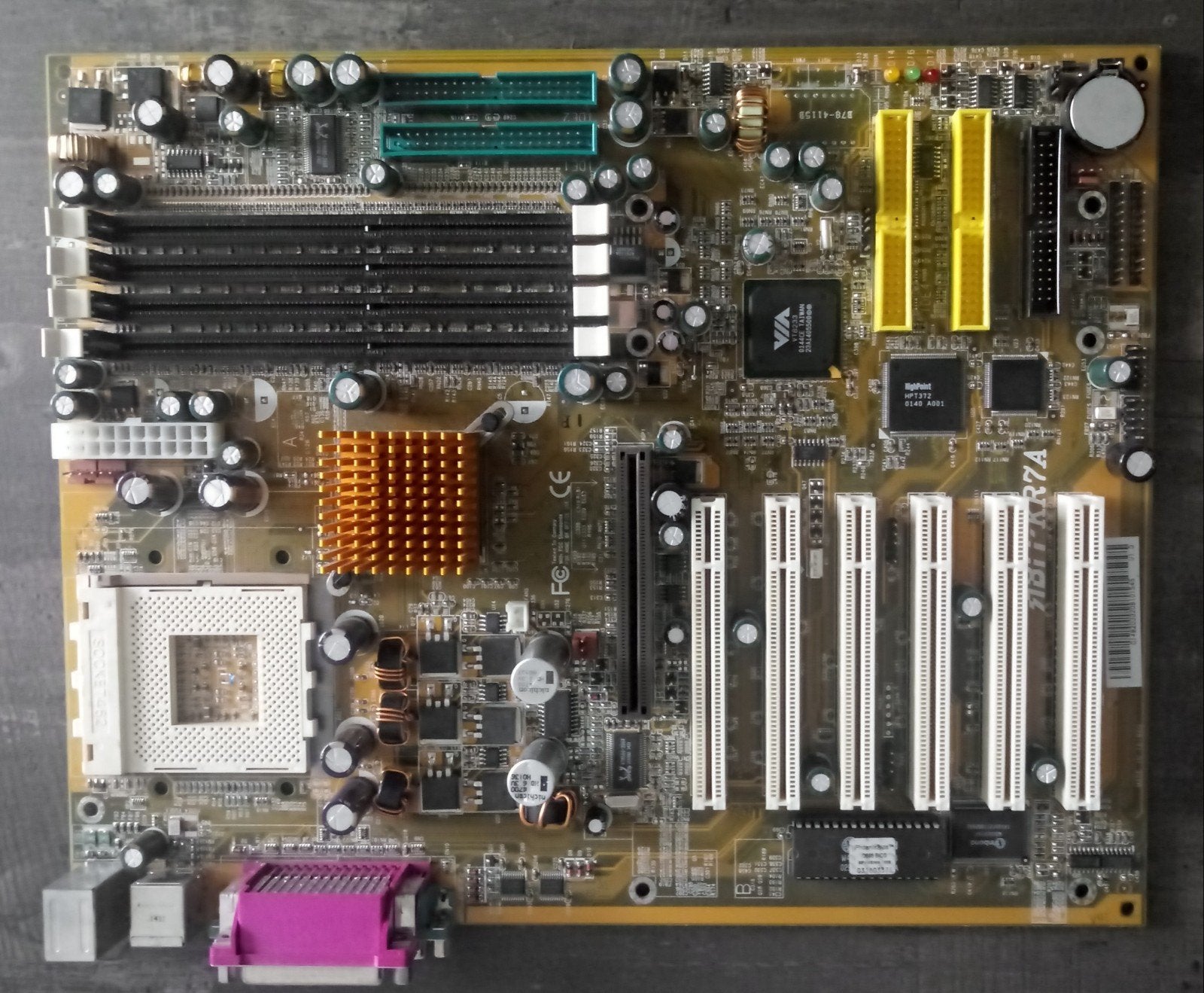 Abit KR7A-RAID socket 462 moederbord., Computers en Software, Ophalen of Verzenden