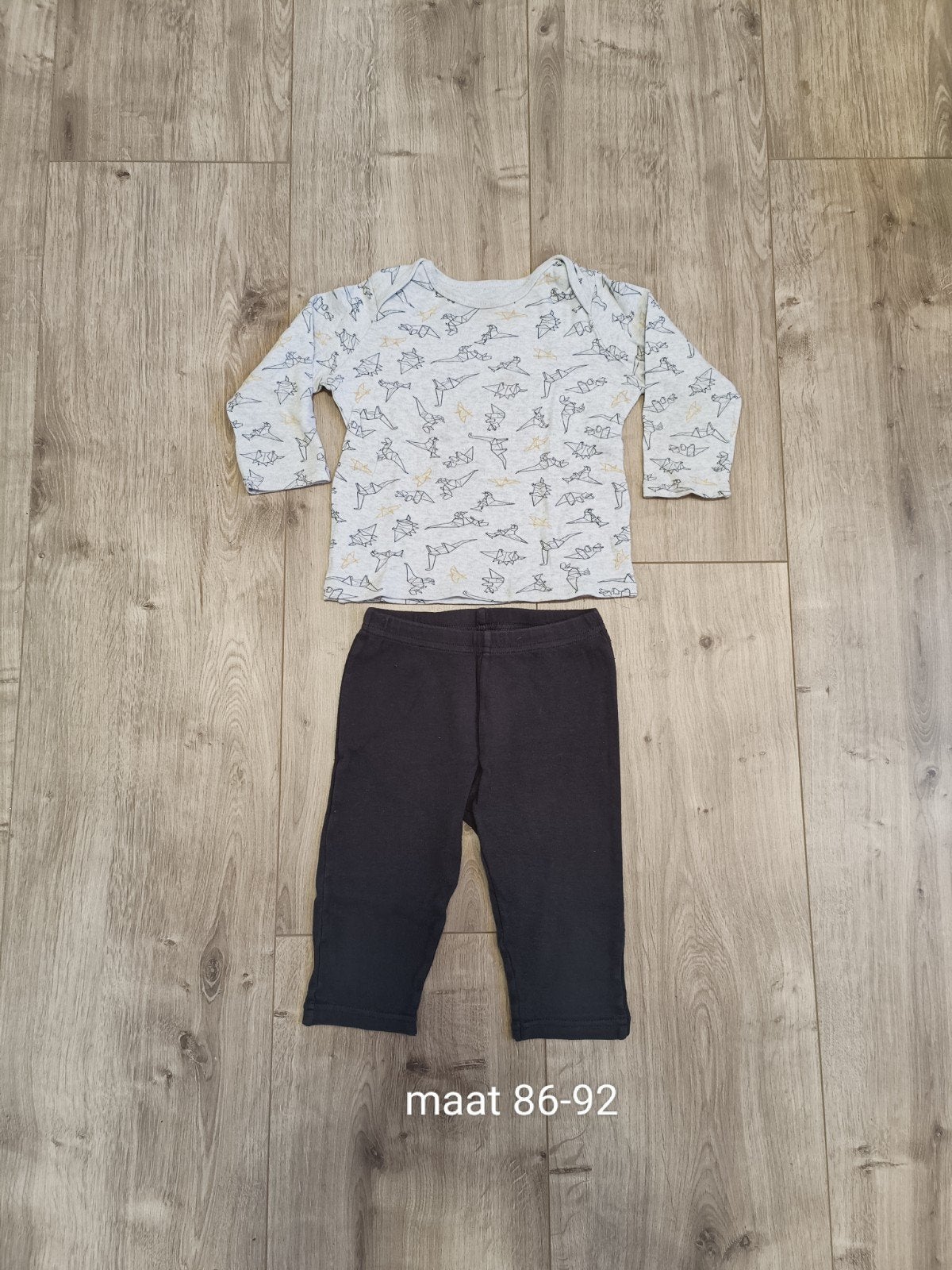 Dino pyjama, Kinderen en Baby's, Babykleding | Maat 86, Ophalen of Verzenden, Zo goed als nieuw, Jongetje, Nacht- of Onderkleding