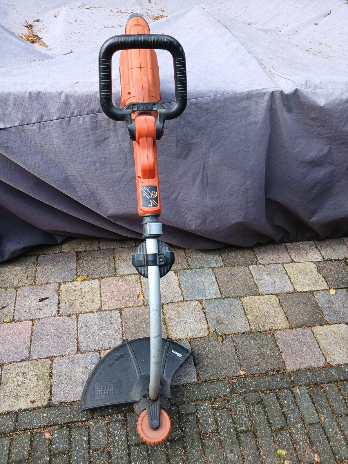 Black & Decker elektrische grastrimmer 23cm, Gebruikt, Elektrische grasmaaier, Minder dan 30 cm, Ophalen of Verzenden