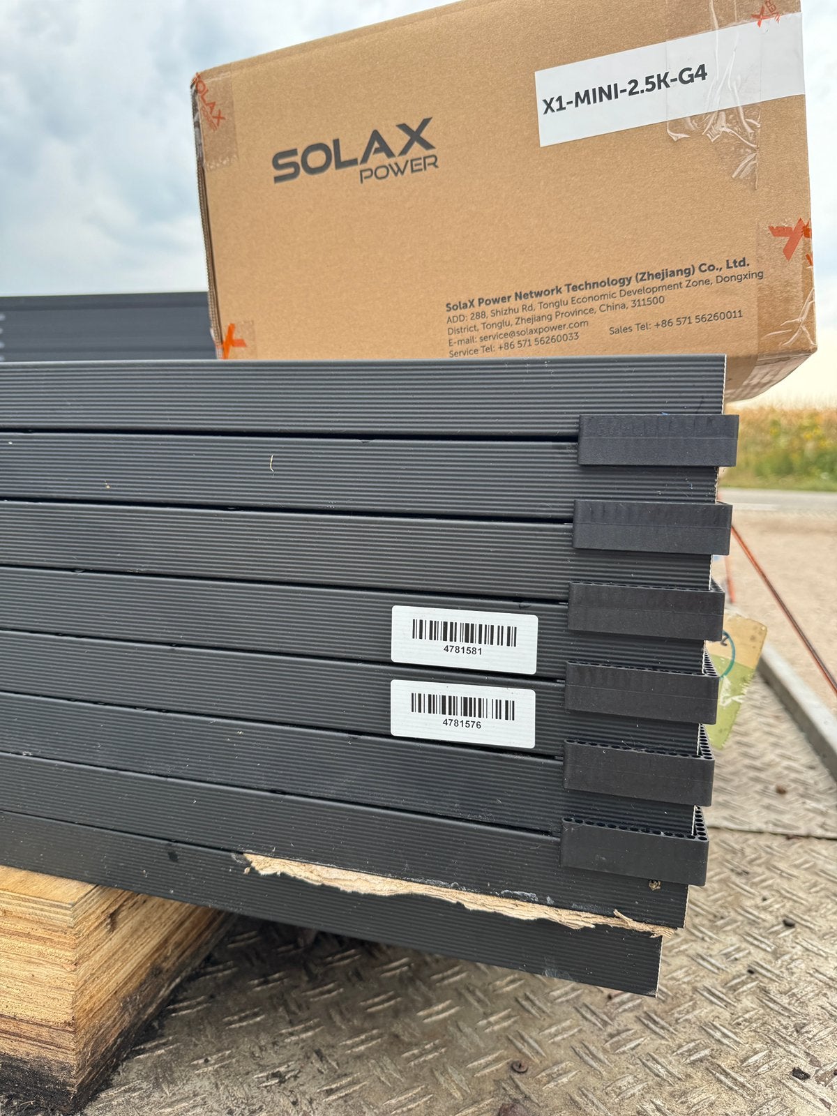 Nieuw: 8 zonnepanelen 2.800 Wp Solax 2,5 kW omvormer 1 fase, Ophalen, Nieuw, Compleet systeem