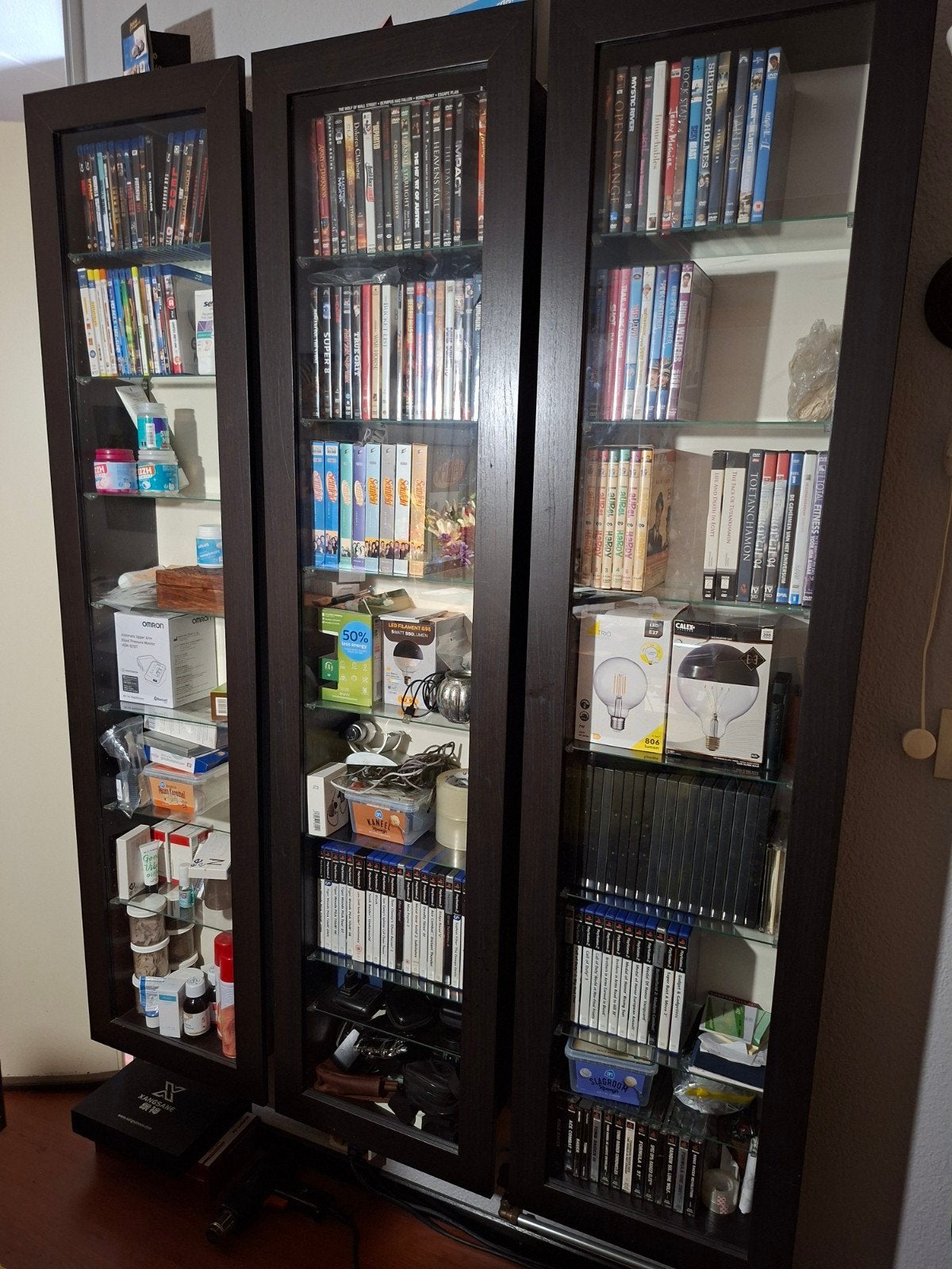 Ikea Bertby vitrinekast - 3 stuks, Minder dan 50 cm, Glas, Ophalen of Verzenden, Minder dan 25 cm