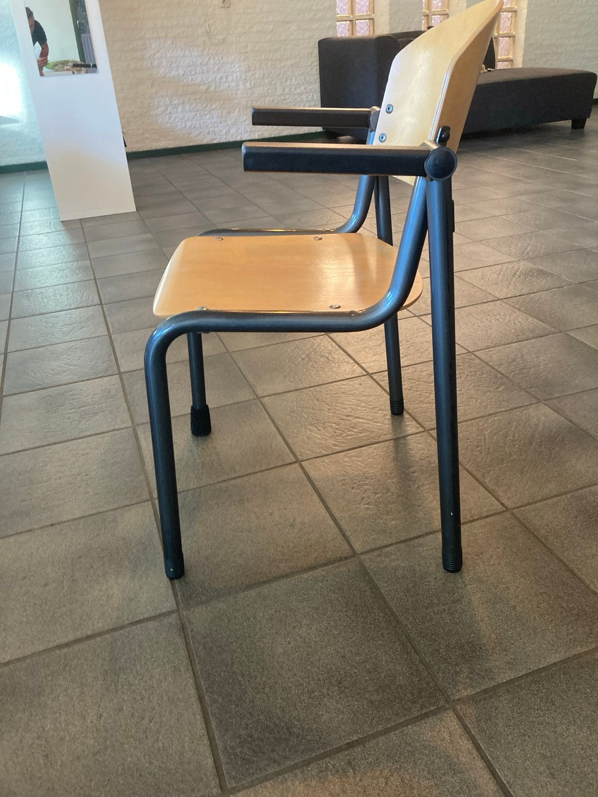 18 stoelen te koop aangeboden - Grote partij, Ophalen, Gebruikt, Overige kleuren, Vijf, Zes of meer stoelen
