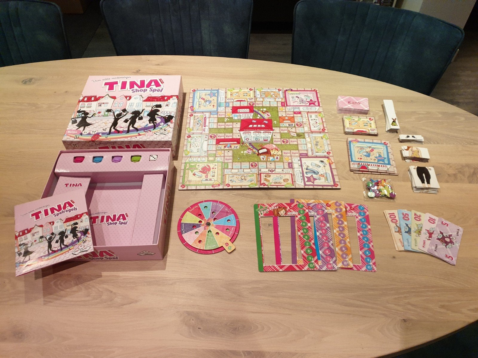 Tina Shop Spel - Leuk bordspel voor modebewuste meiden, Drie of vier spelers, Ophalen of Verzenden, Zo goed als nieuw, Identity Games