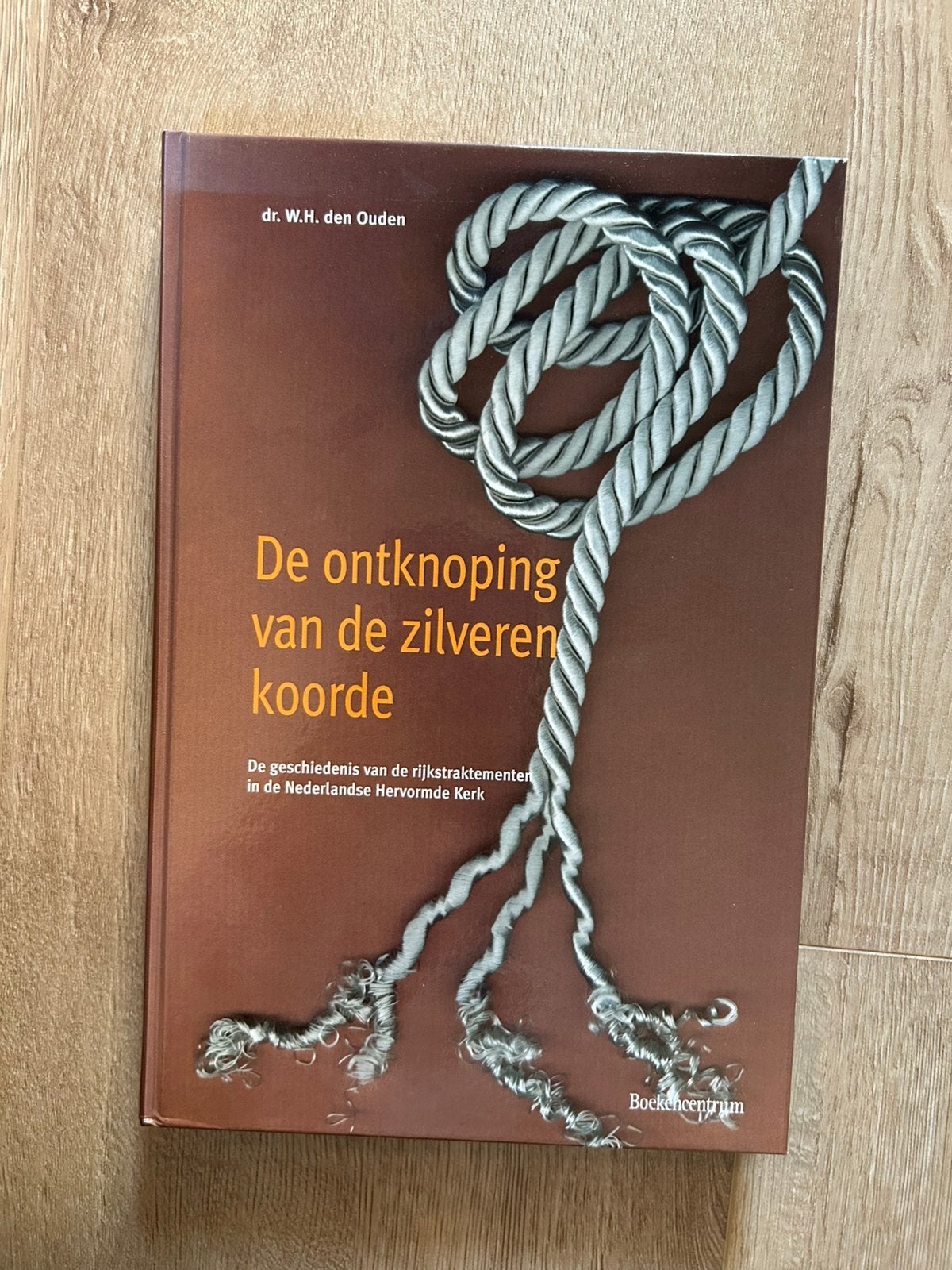 De ontknoping van de zilveren koorde - dr. W.H. den Ouden, Ophalen of Verzenden, Zo goed als nieuw