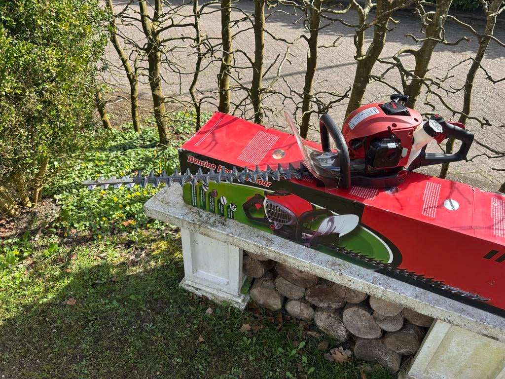 Ikra Benzine Heggenschaar BHSN 602 - 60 cm, Tuin en Terras, Ophalen, Gebruikt, Benzine