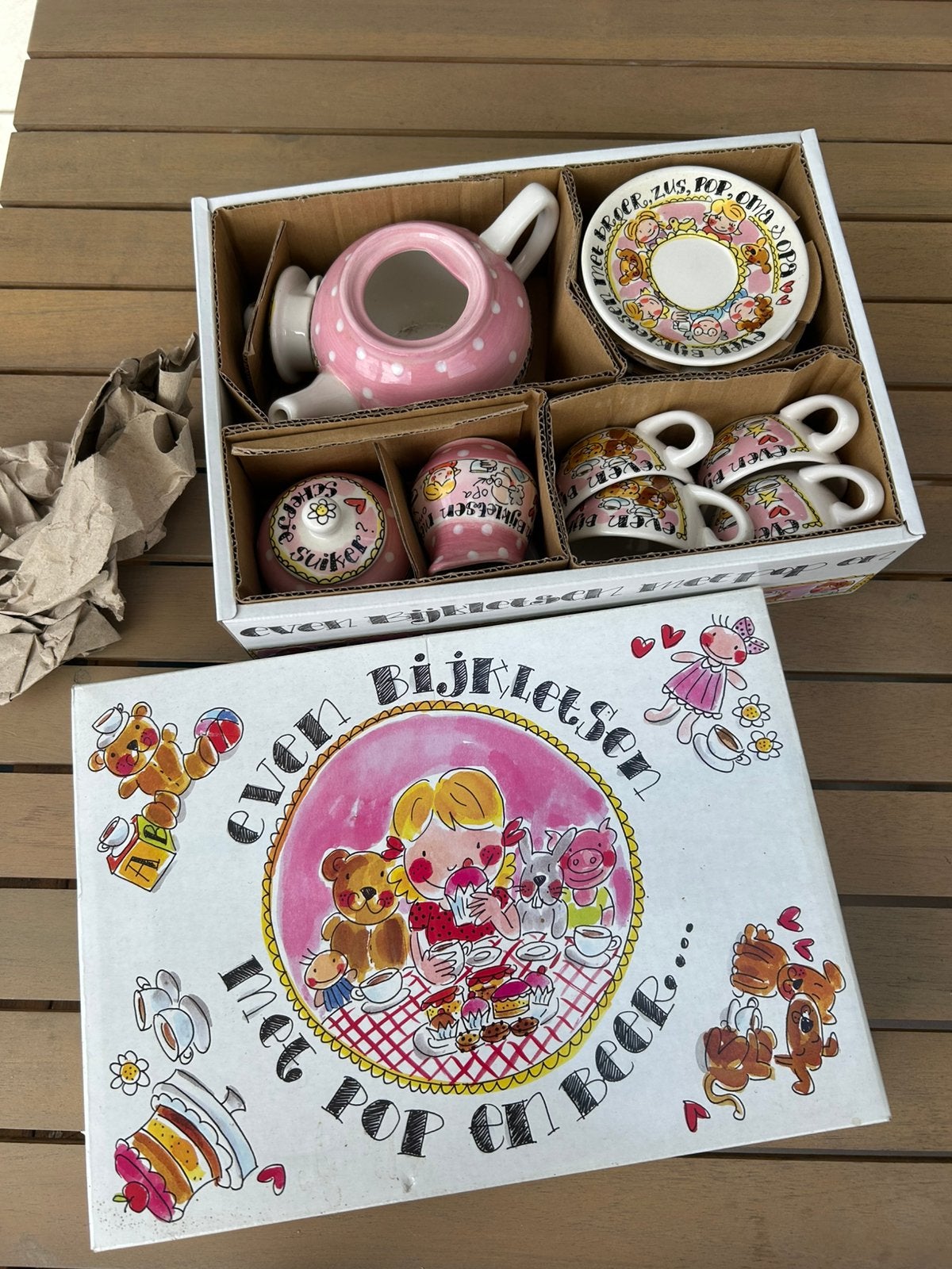 Blond Amsterdam pop en beer kinderservies theeserviesje, Ophalen, Zo goed als nieuw, Aardewerk, Bord(en)