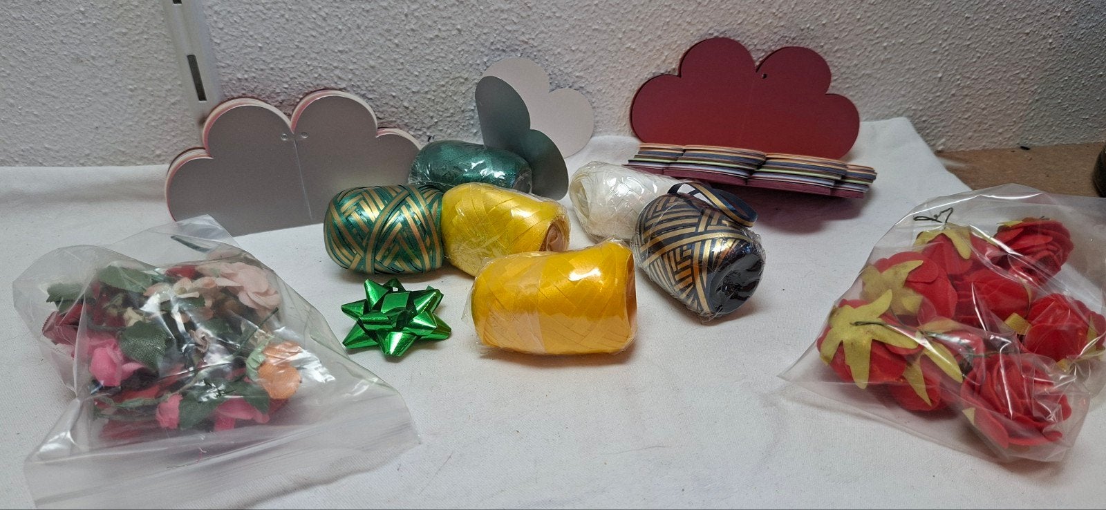 Cadeau inpak materialen in diverse kleuren, Hobby en Vrije tijd, Ophalen of Verzenden, Nieuw, Feestartikel, Verjaardag