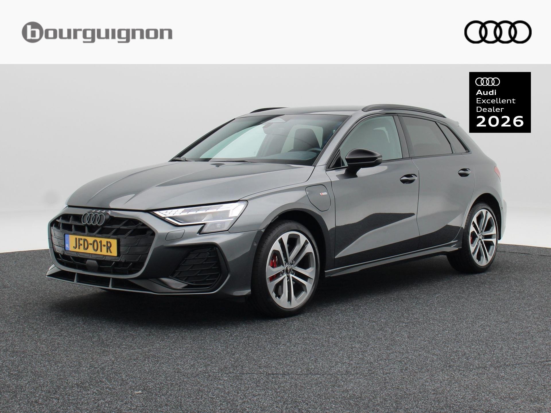 Audi A3 Sportback 45 TFSi e 272 Pk S-line Competition | Stoe, Auto's, 4 cilinders, Leder en Stof, 26 kWh, Hybride Elektrisch/Benzine