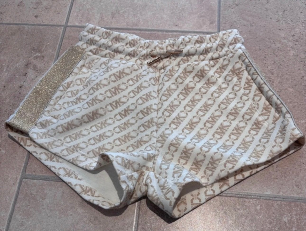 Michael kors korte broek orgineel maat 116, Kinderen en Baby's, Kinderkleding | Maat 116, Broek, Meisje, T, T