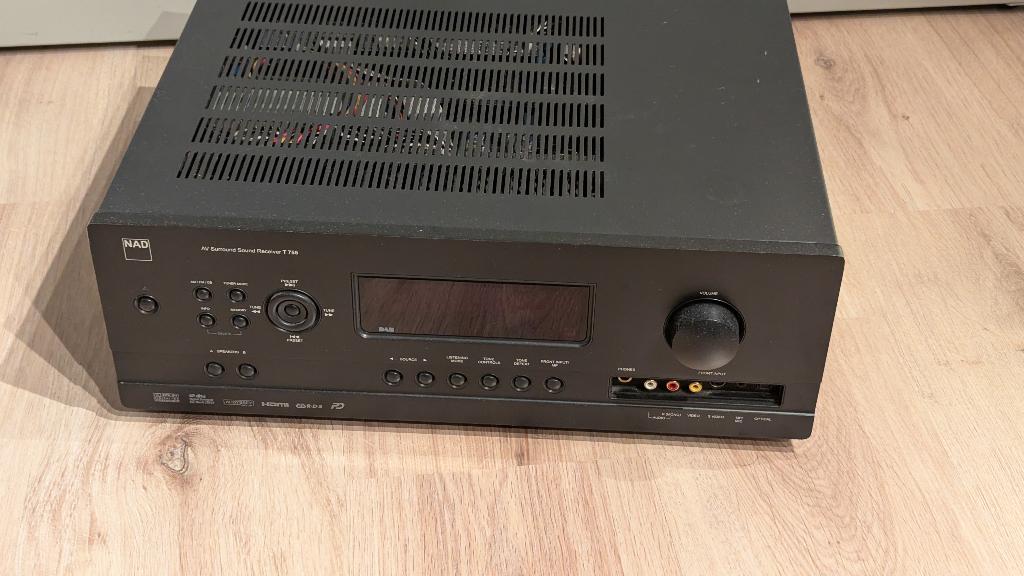 NAD versterker T 755 AV Surround Sound Receiver defect, Overige merken, Ophalen of Verzenden, 60 tot 120 watt, Niet werkend