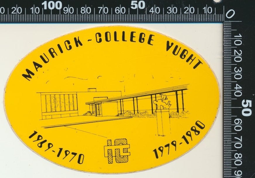 Sticker: Maurick College Vught - 10 Jaar, Verzenden, Zo goed als nieuw, Bedrijf of Vereniging