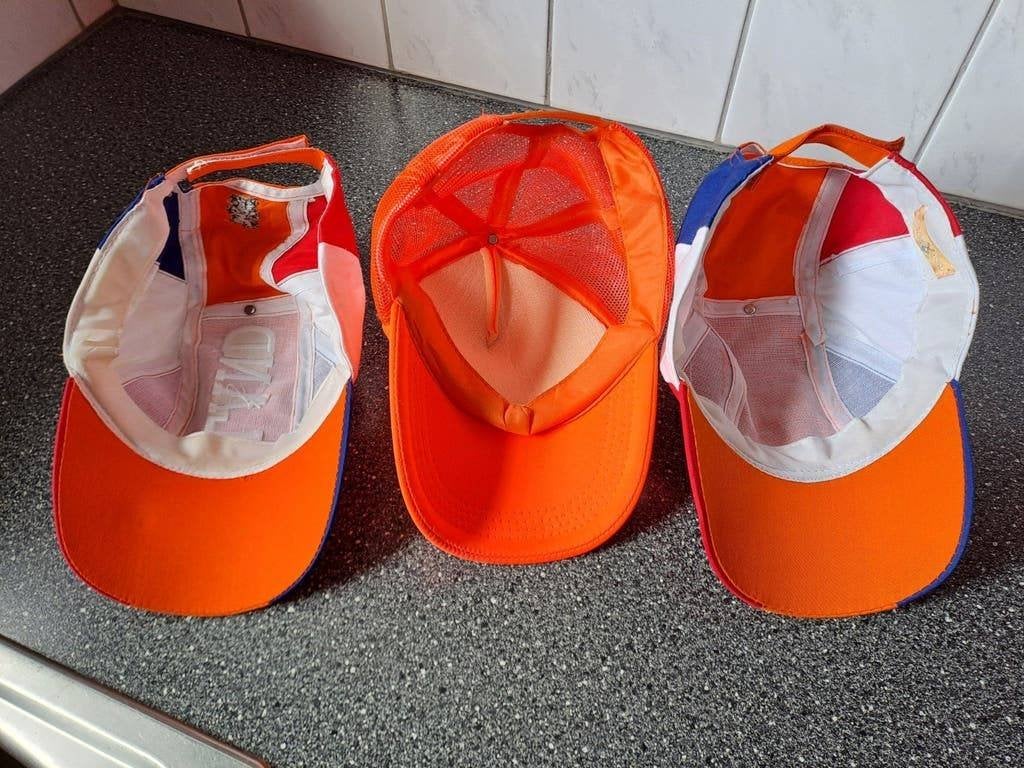Oranje Holland house petten - 3 stuks, Onbekend, Onbekend, Ophalen of Verzenden, Zo goed als nieuw